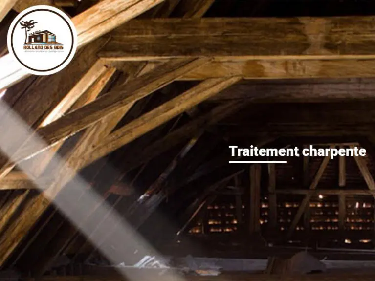 Chantier de traitement de charpente curatif effectué par Rolland des Bois à Nantes.